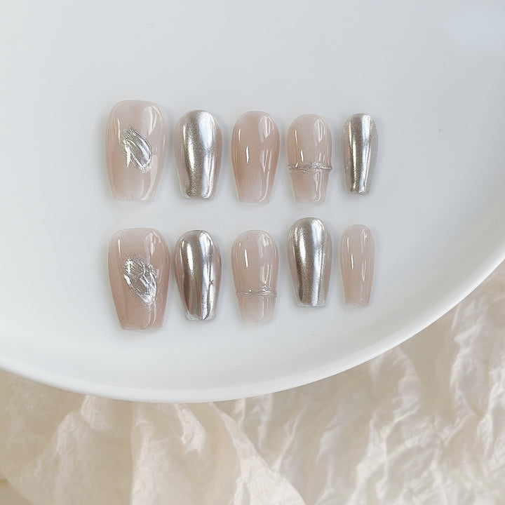 Premium Press-On Nagelkunst mit metallischem und glänzendem Finish