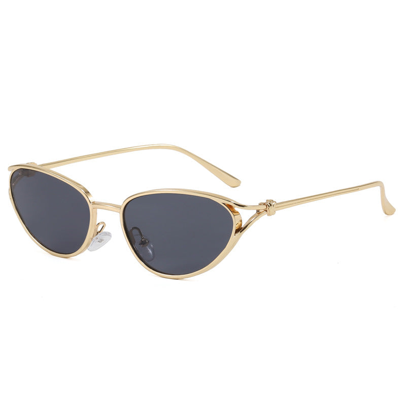 Trendige Cat-Eye Sonnenbrille mit Metallic Rahmen Karnz