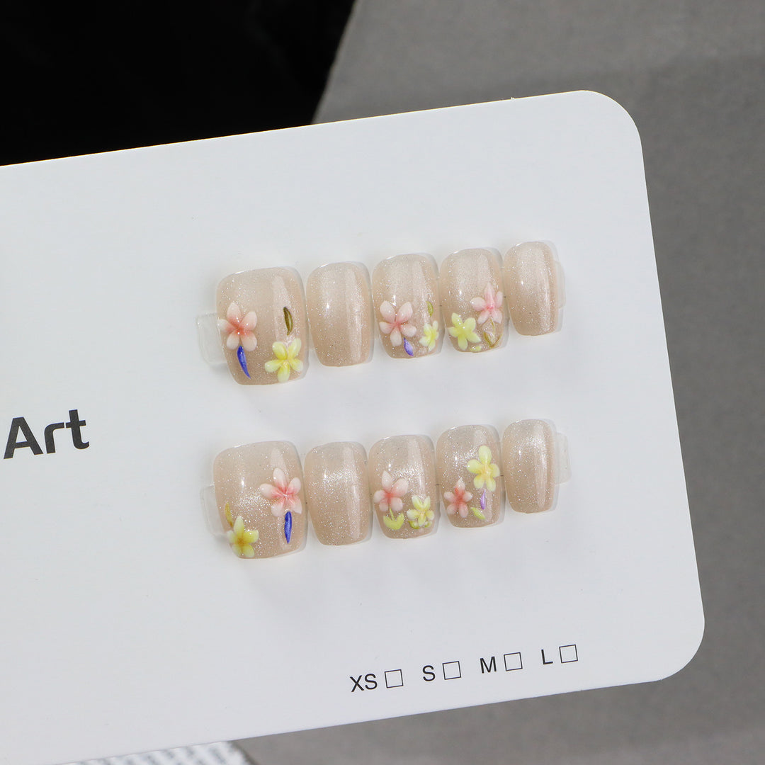 Kreativ gestaltetes, florales Press-On Nagelset Karnz