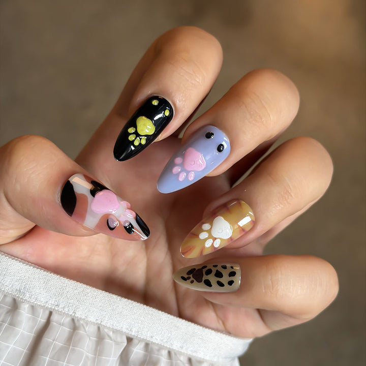 Verspieltes Muster Press-On Nagelkunst Set Karnz