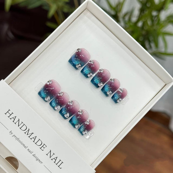 Glamouröses Ombre Press-On Nail Set mit Strass-Akzenten