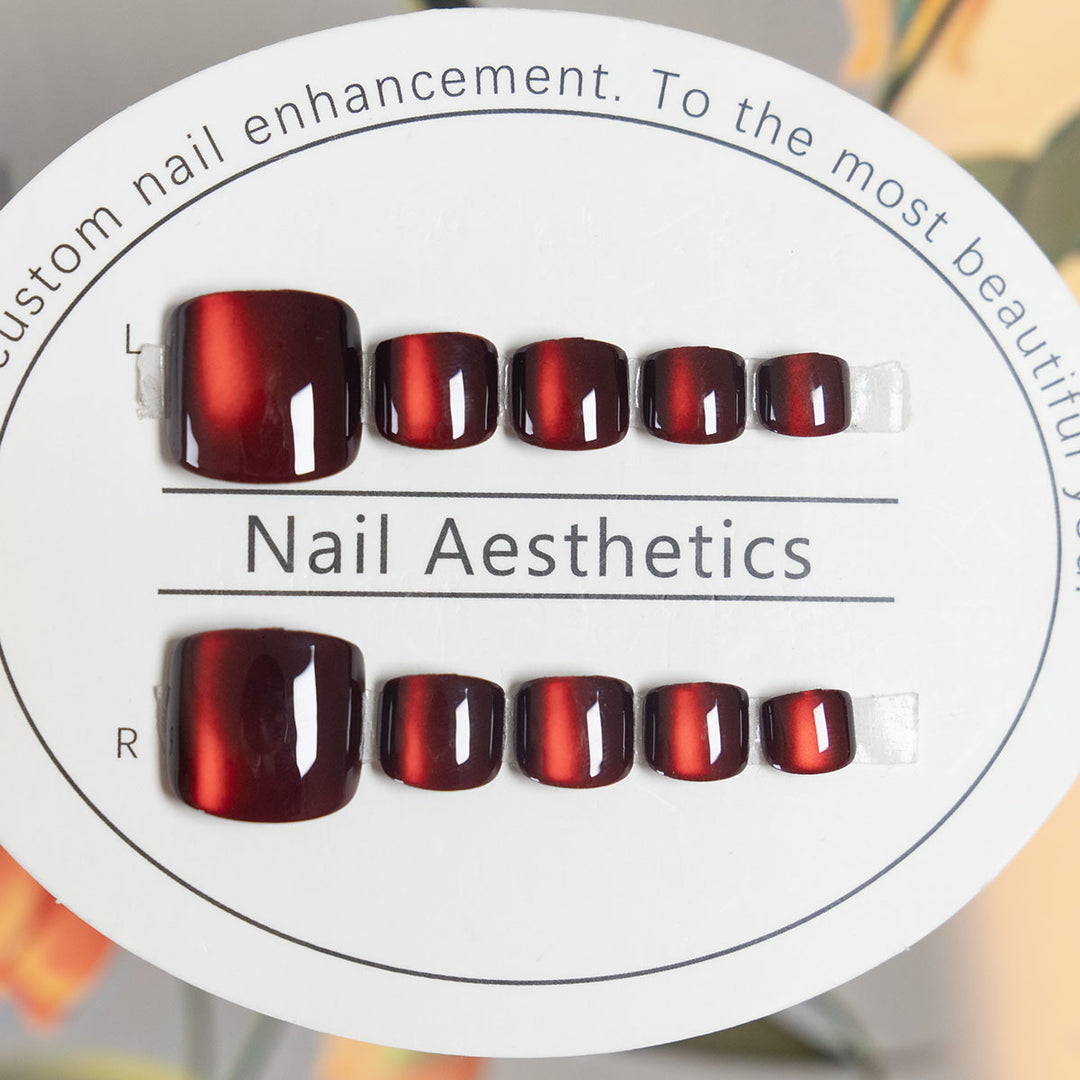 Elegantes Press-On-Nagel-Set mit maßgeschneiderter Form und Übergangsfinish