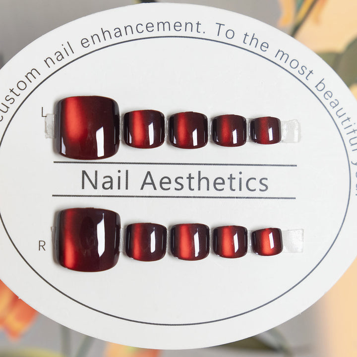 Elegantes Press-On-Nagel-Set mit maßgeschneiderter Form und Übergangsfinish
