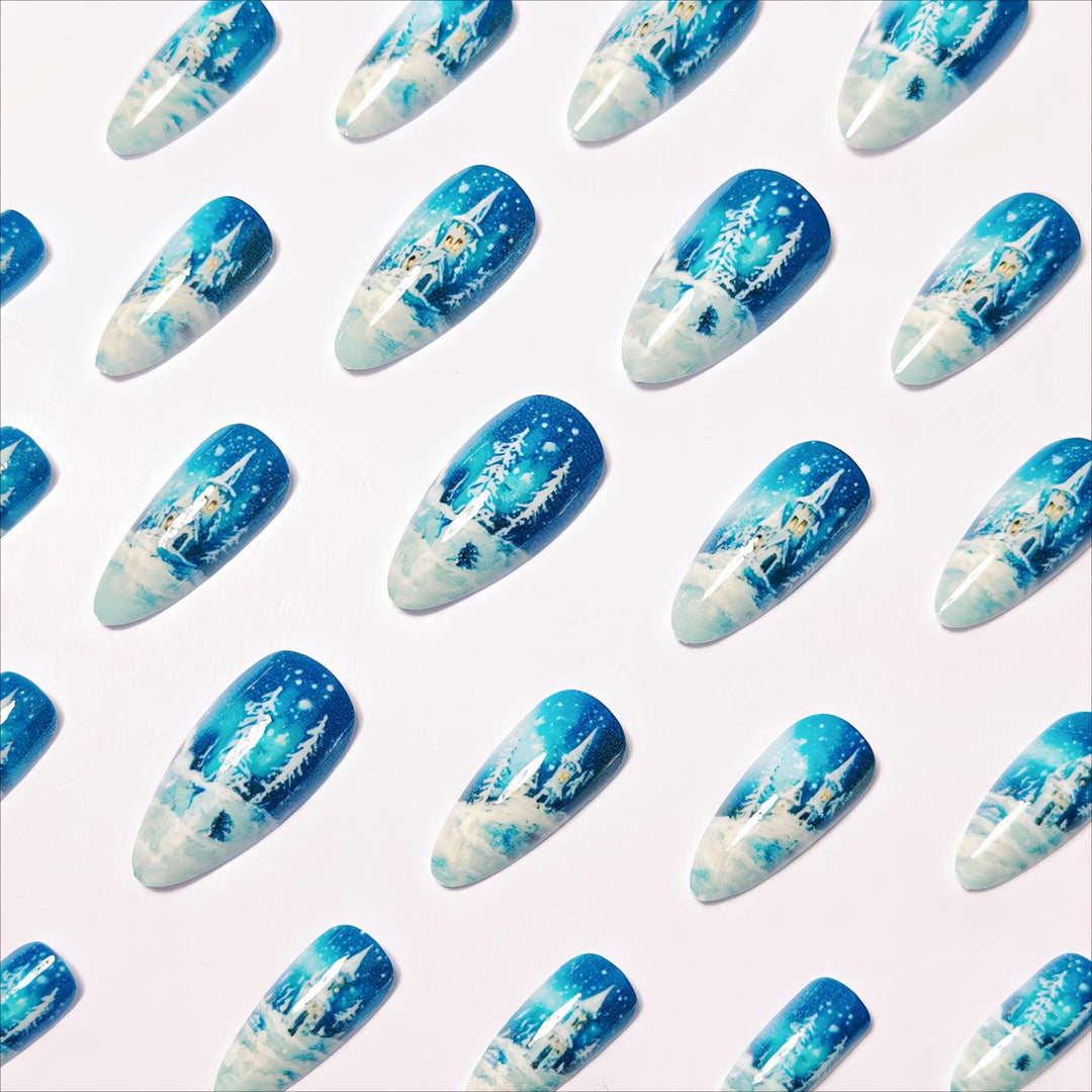 Winterliches Kunstnageldesign Karnz