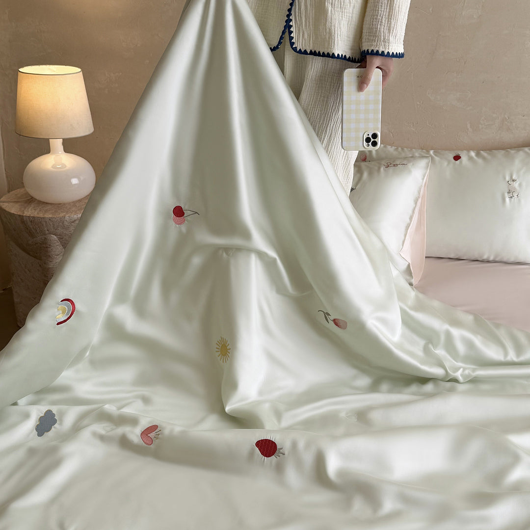 Bestickte Satin-Bettwäsche Set