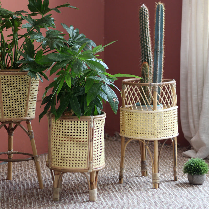 Stilvoller Pflanzenständer aus Rattan Karnz