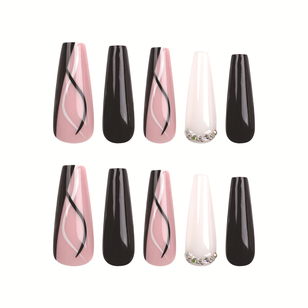 Kunstvolle Acryl-Nägel mit elegantem Design Karnz