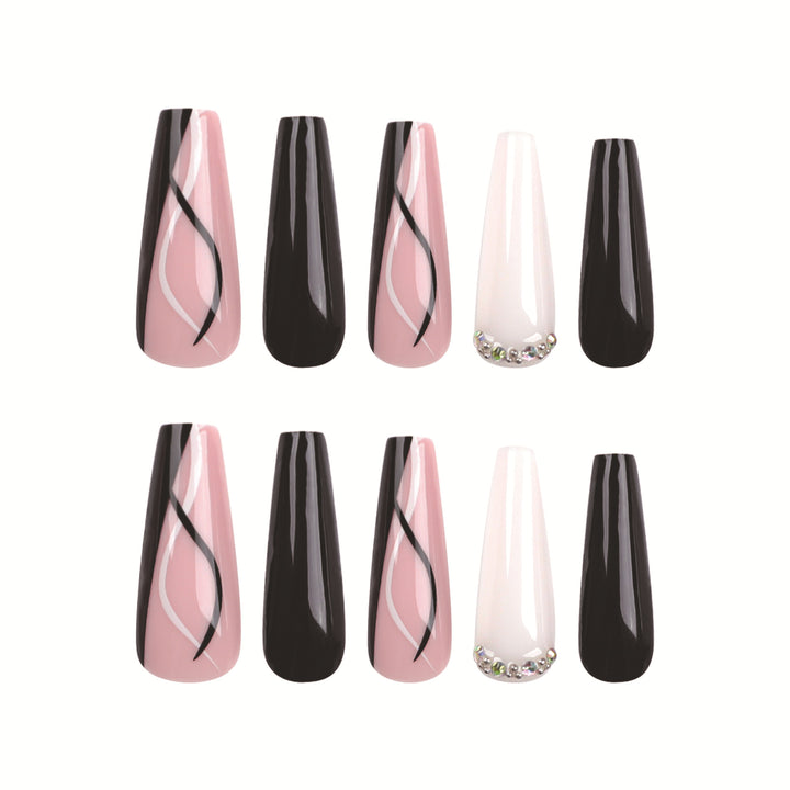 Kunstvolle Acryl-Nägel mit elegantem Design Karnz