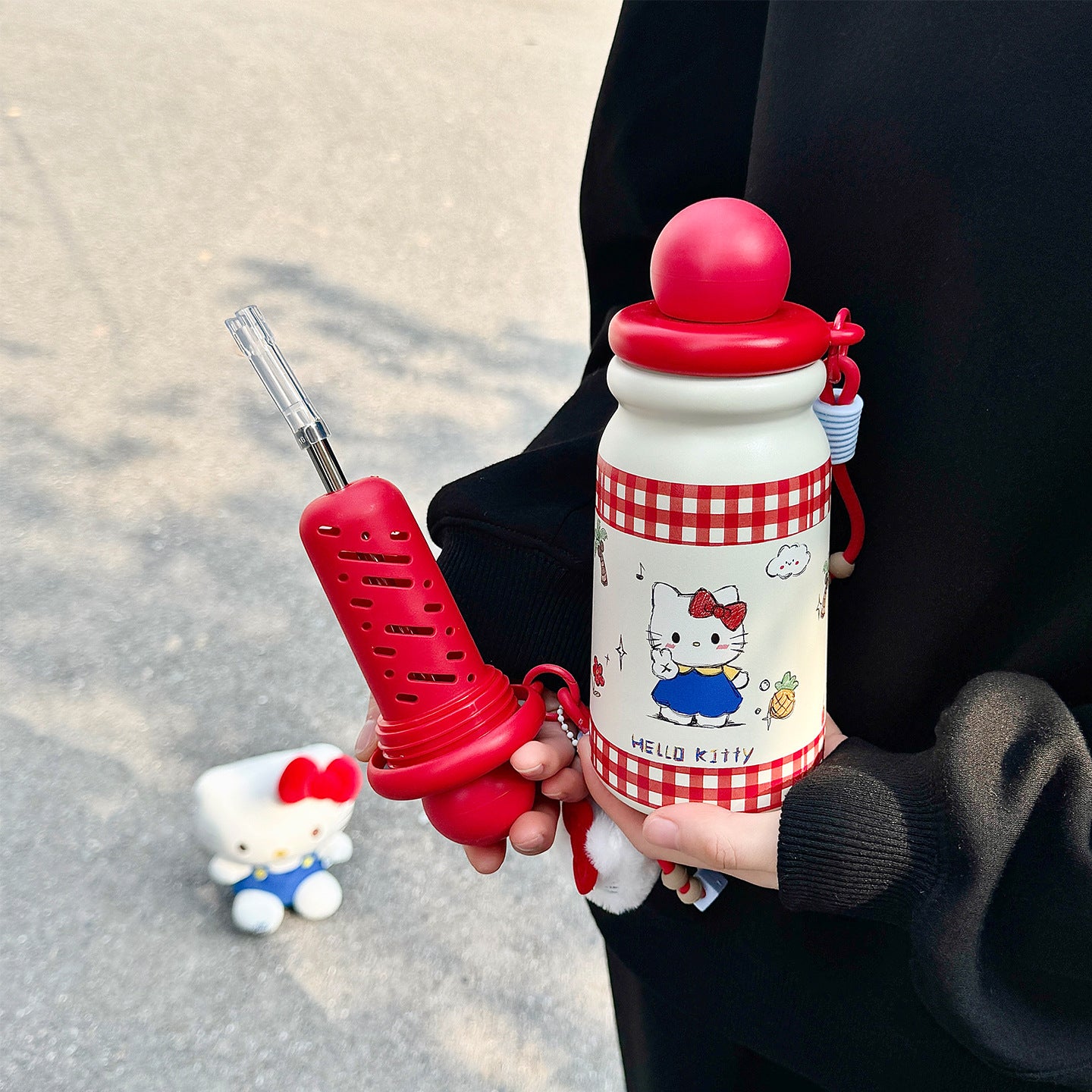 Damen Kreative Trinkflasche mit niedlichem Anhänger Karnz