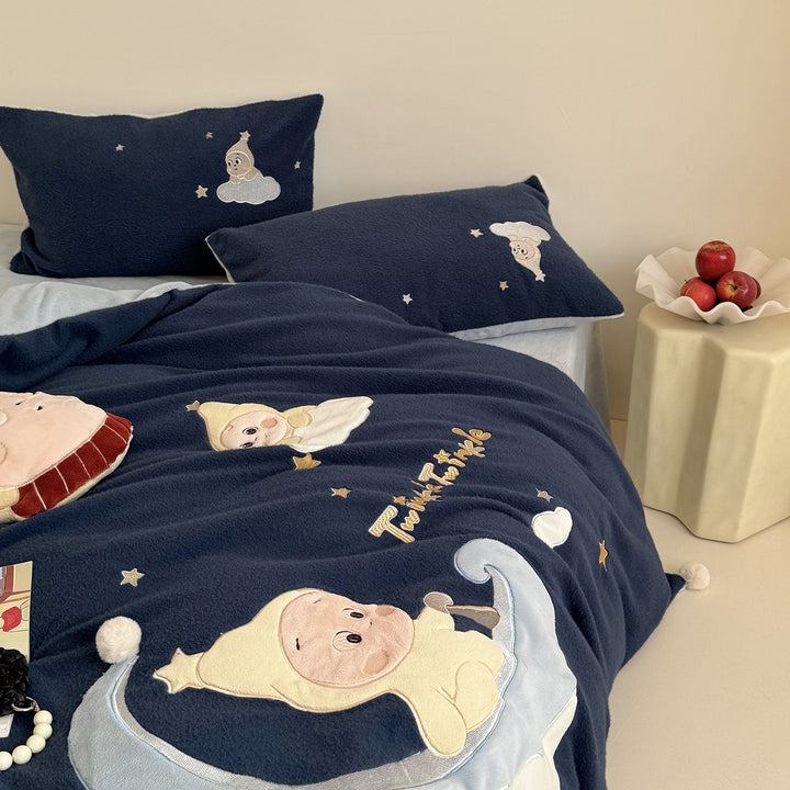 Kinder-Bettwäsche-Set aus weichem Fleece mit bestickten Mond- und Kuschelapplikationen