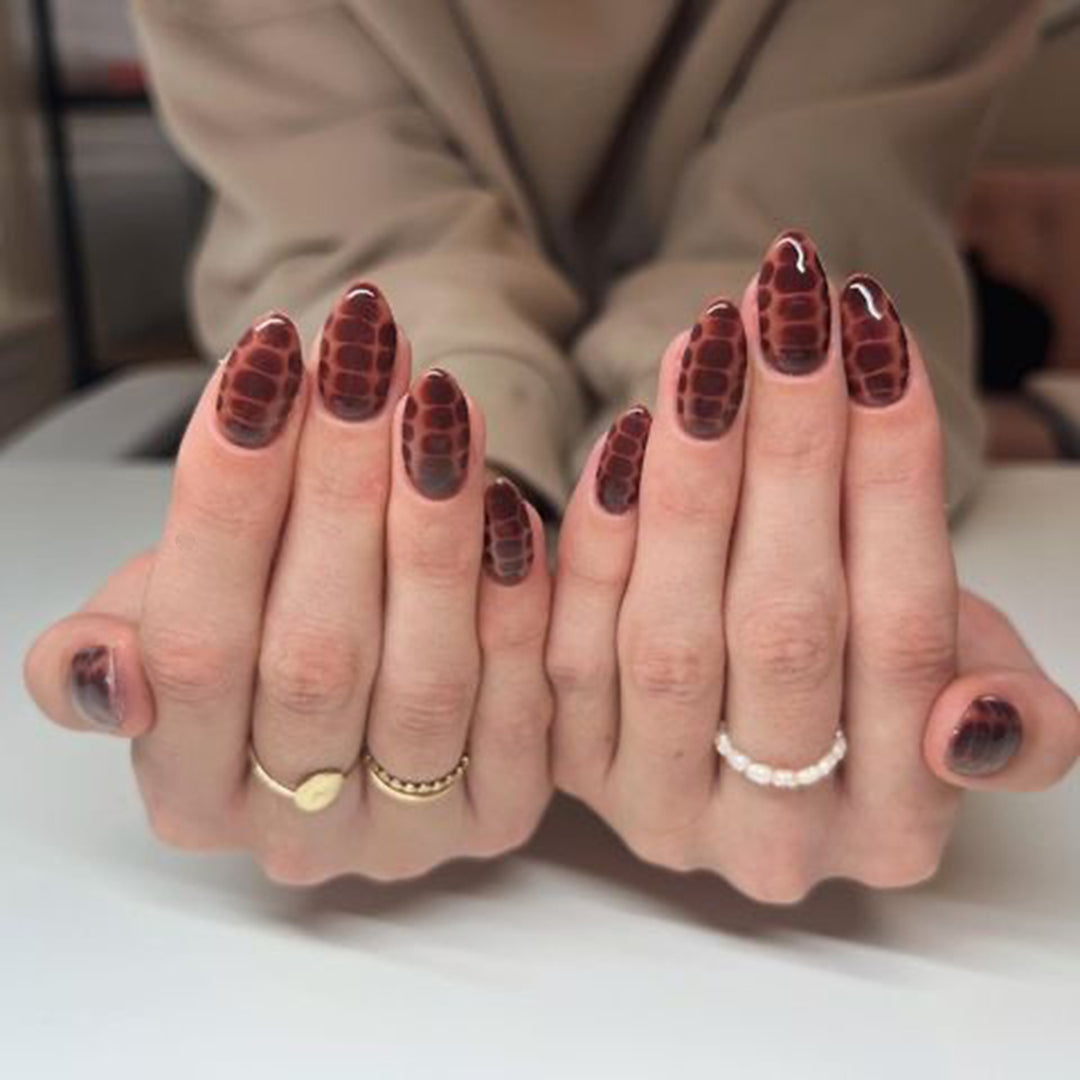 Kreatives Nageldesign Karnz