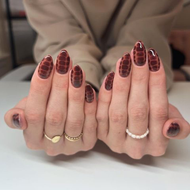 Kreatives Nageldesign Karnz