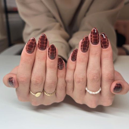 Kreatives Nageldesign Karnz