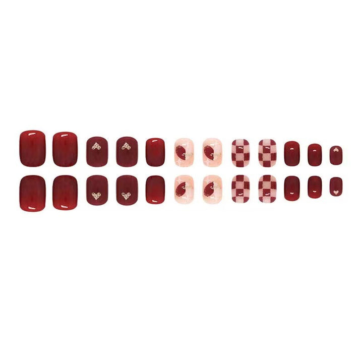 Trendige Nagelkunst mit edlen Akzenten Karnz