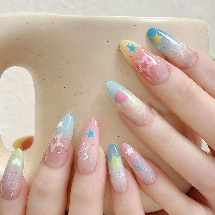 Dekorative Nagelkunst Karnz