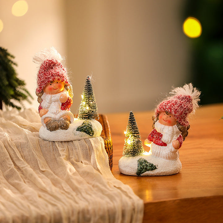 Niedliche Weihnachtsfigur mit Lichterschmuck Karnz