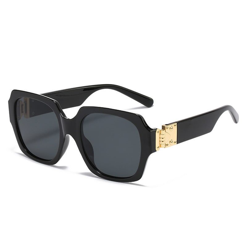 Damen modische oversized Sonnenbrille mit luxuriösen Metallelementen Karnz