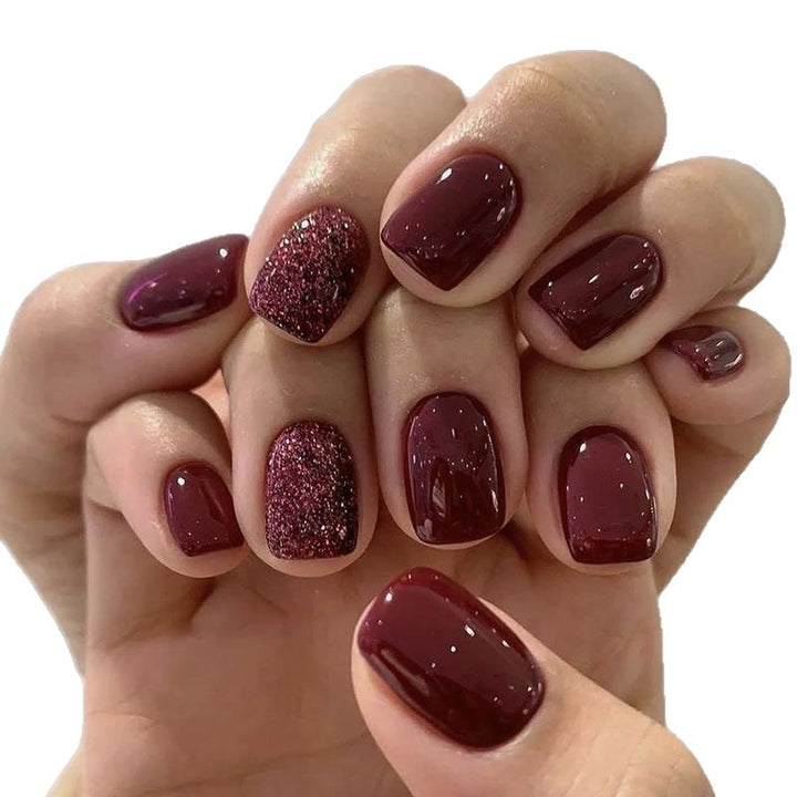 Stylisches Press-On-Nagelset mit schimmerndem Finish Karnz