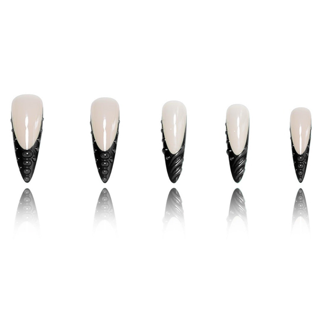 Glamouröse Stiletto-Nagelerweiterungen Karnz