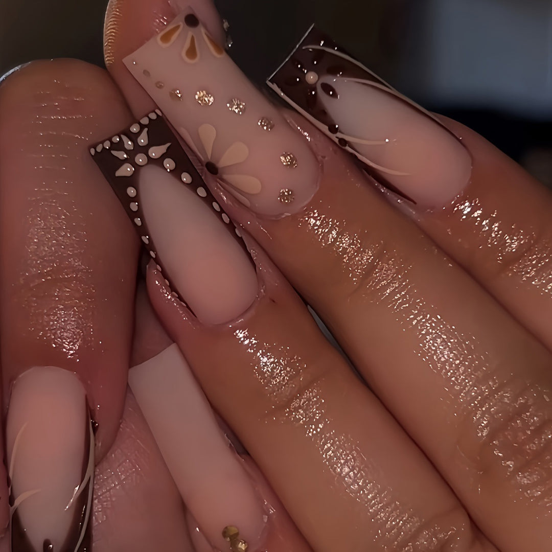 Detaillierte Blumenkunst Presse-auf Nägel Karnz
