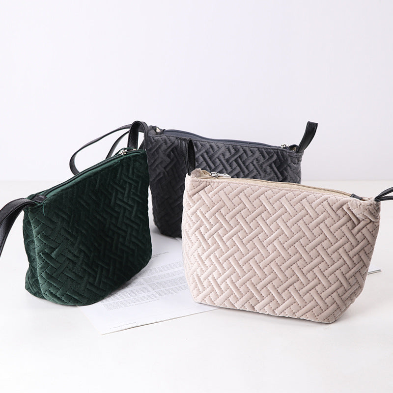 Strukturierte Velours-Make-up-Tasche