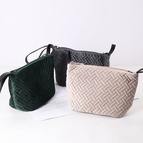 Strukturierte Velours-Make-up-Tasche