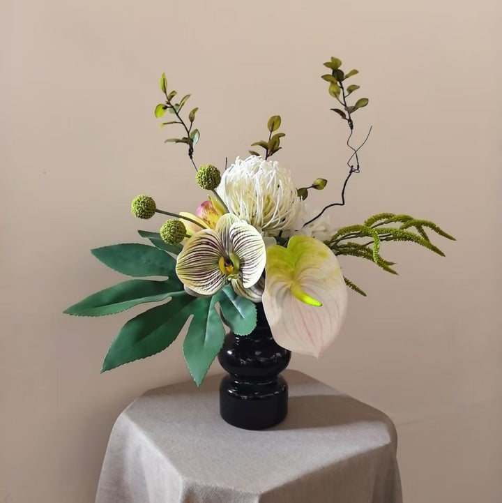 Elegante Innenblumenarrangement