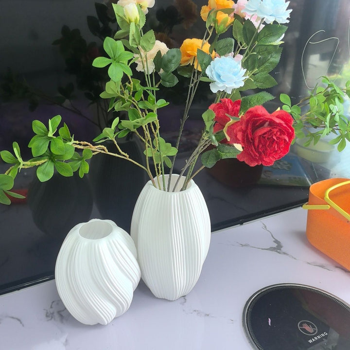 Dekorative gerippte Keramikvase Karnz