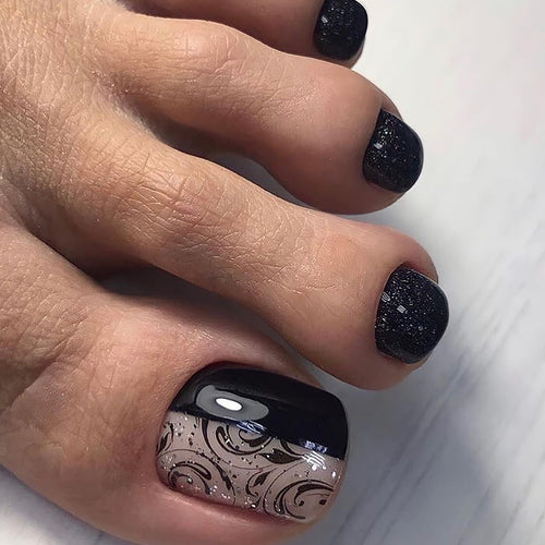Elegante Fußnagelkunst mit detailliertem Design Karnz