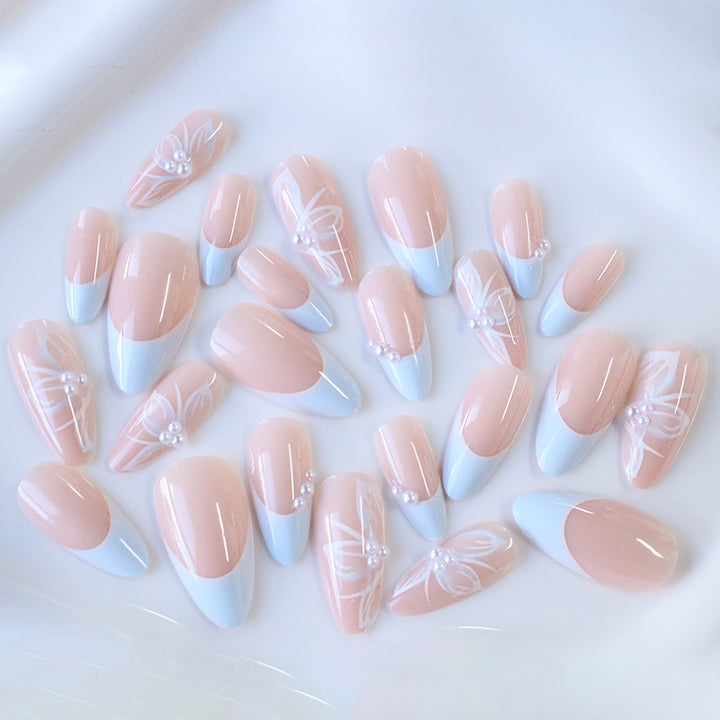 Elegantes blumenakzent Acrylic-Nageldesign Karnz