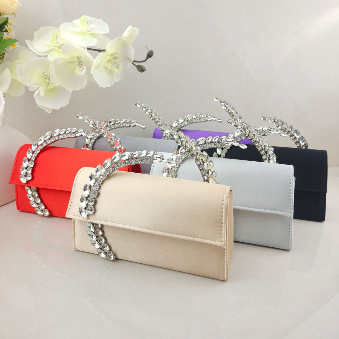 Glamouröse Satin Abend Clutch