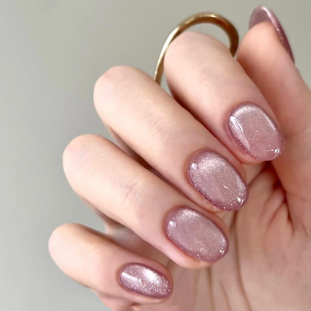 Nagelkunst mit Glitzer-Finish Karnz