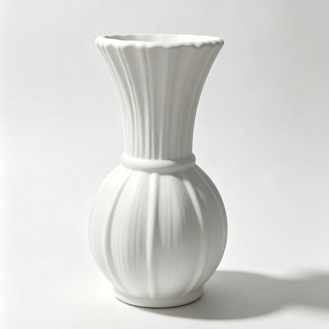 Elegante gerippte Blumenvase Karnz