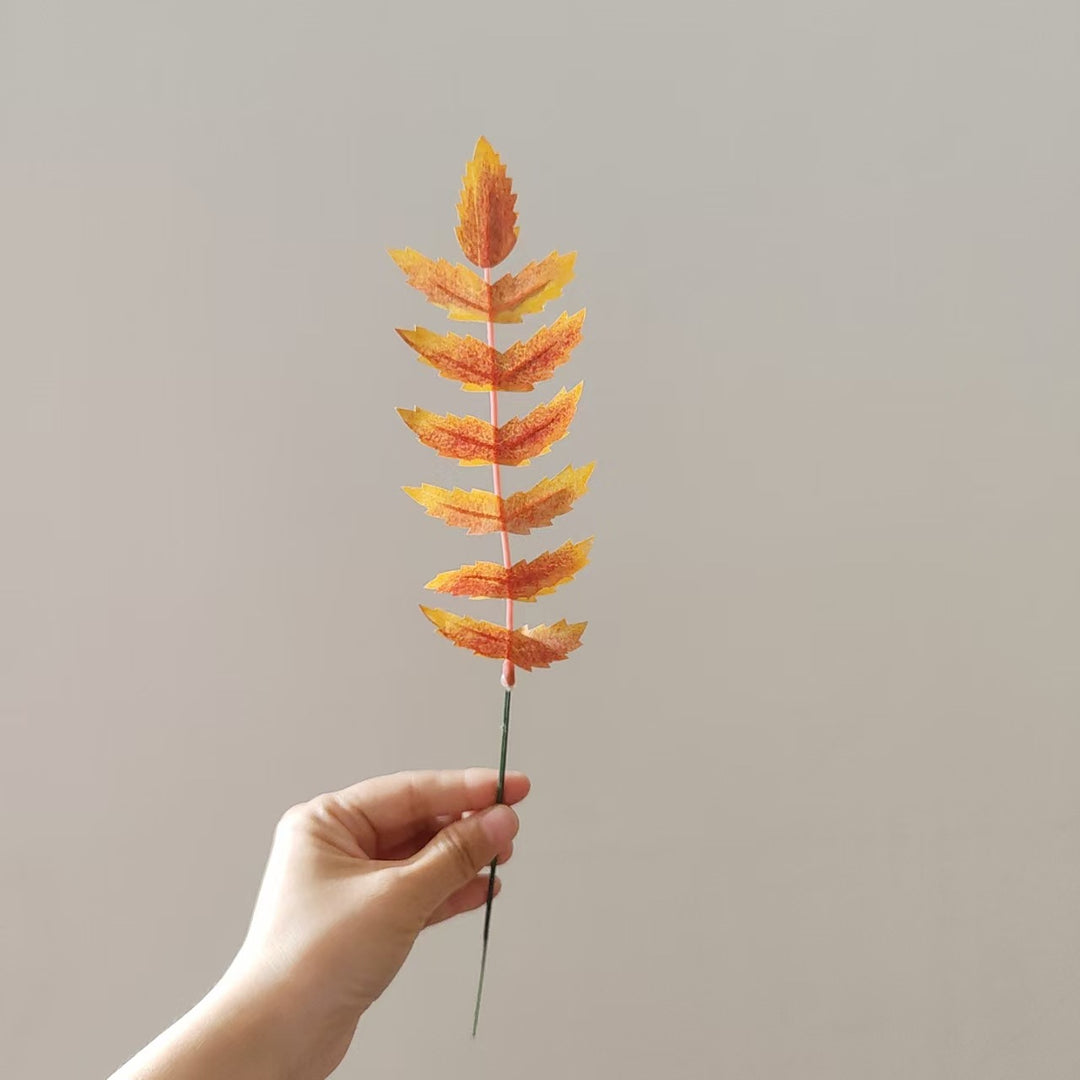 Herbst-inspirierter dekorativer Blätterstiel