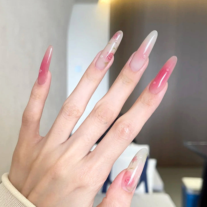 Elegante florale Press-On Nagelverlängerungen Karnz