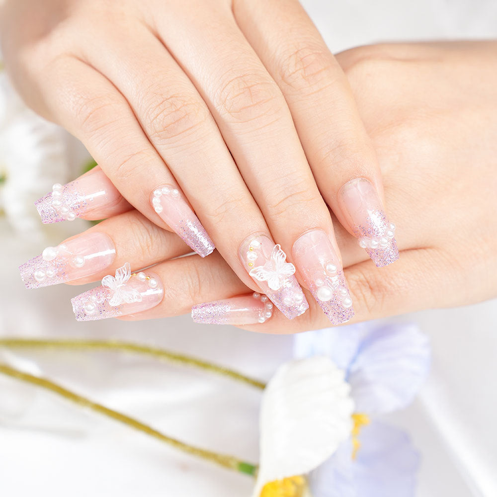Dekorativer Nagelkunst-Set mit Schmetterlingsakzenten Karnz