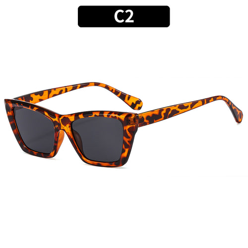 Trendige Cat-Eye Sonnenbrille mit skulpturalem Design