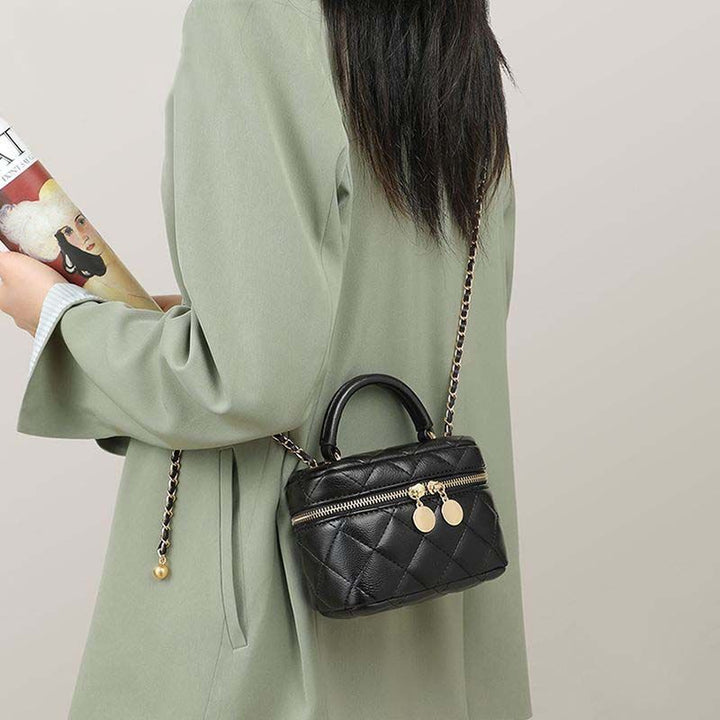 Gepolsterte Mini Kettenhandtasche Karnz