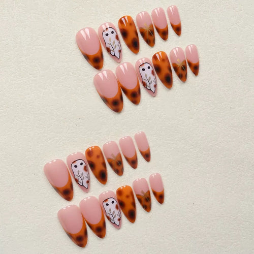 Kunstnagelset mit eleganten Eulenmotiven und animalischen Akzenten Karnz