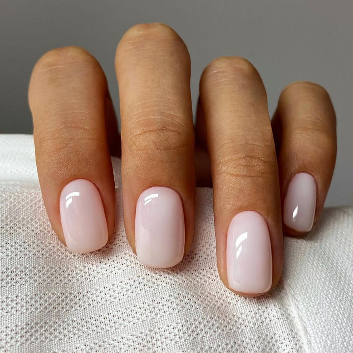 Klassisches kurzes quadratisches Press-On-Nagelset Karnz