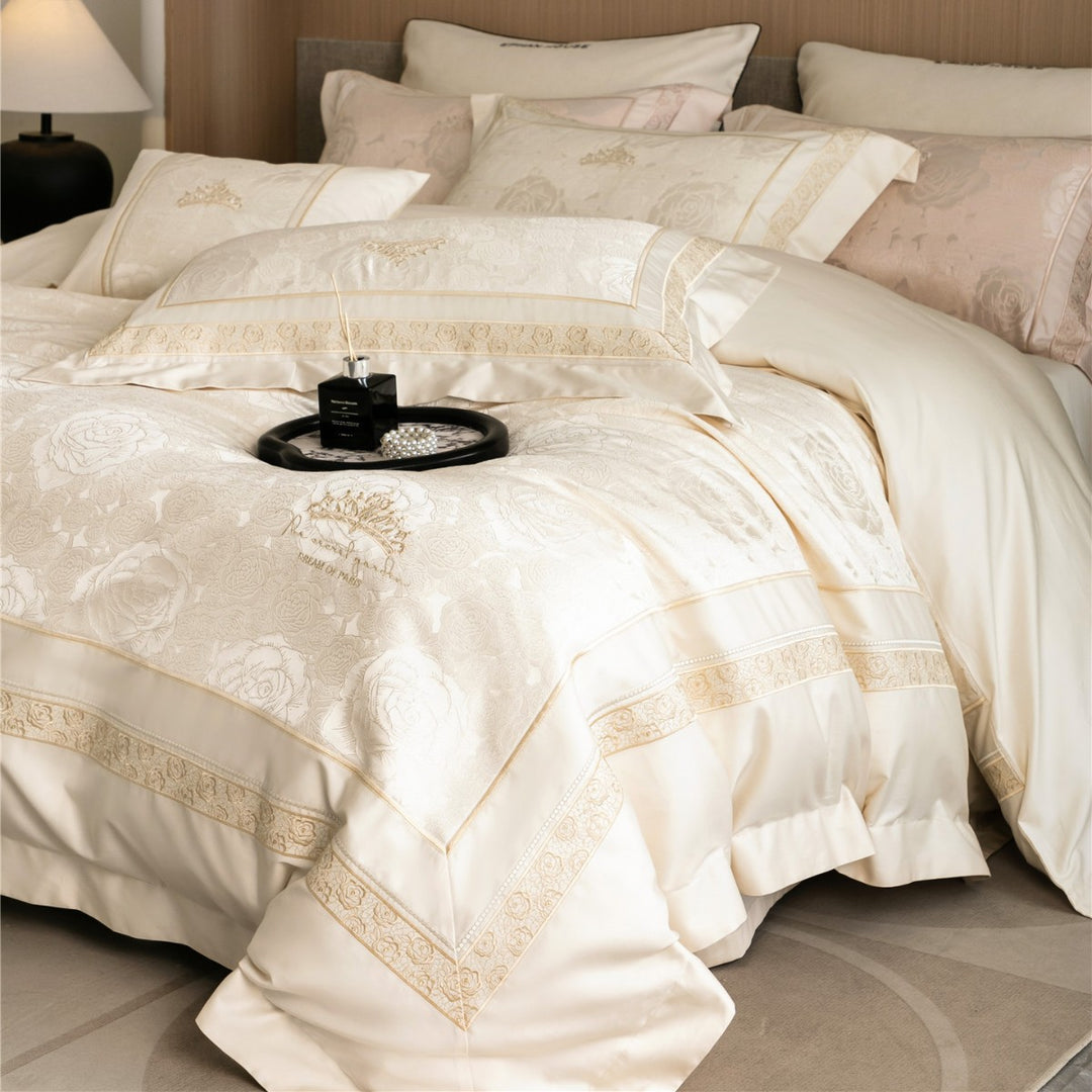 Luxuriöses florales Jacquard-Satin-Bettdeckenbezug-Set mit besticktem Rand und dekorativen Kissenbezügen