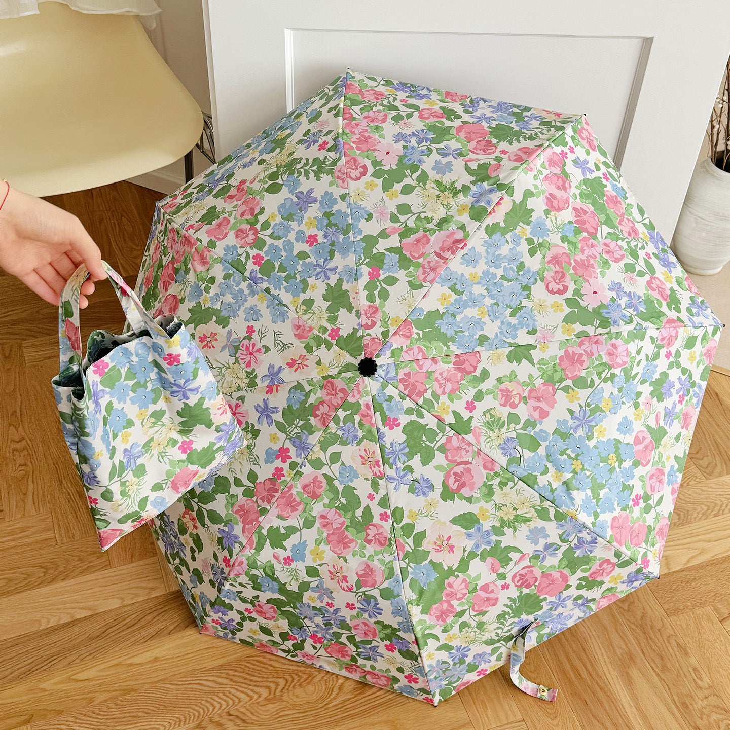Damen Faltbarer Regenschirm mit exquisitem floralen Design Karnz