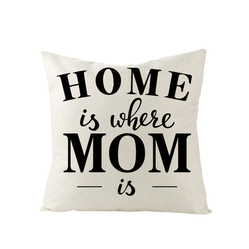 Dekoratives Kissenbezug mit Leinenstruktur mit 'Home Is Where Mom Is' bedruckter Typografie