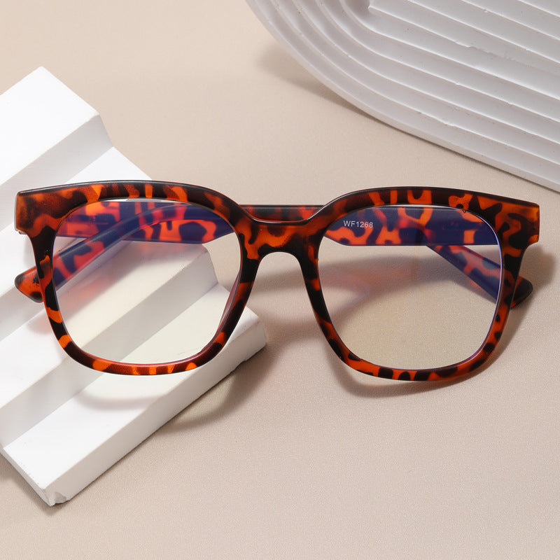 Damen Designer-Brille mit elegantem quadratischen Rahmen und modernen Akzenten Karnz