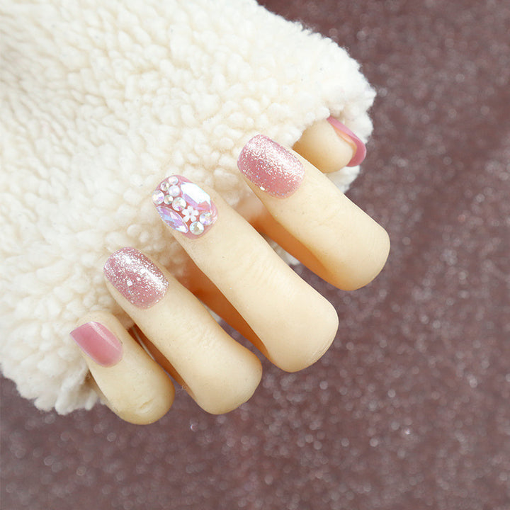 Premium Funkelnde Press-On Nagelset mit dekorativen Strasssteinen Karnz