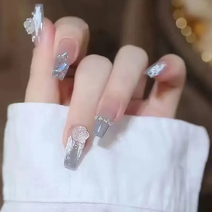Kunstvolle Nageldesigns mit Katzenmotiv Karnz
