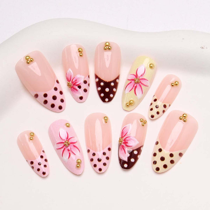 Künstlerische Blumendekor Press-On Nagelspitzen Karnz