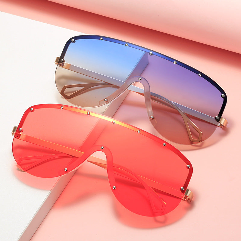 Damen Oversized Sonnenbrille mit modernem Rahmen Karnz