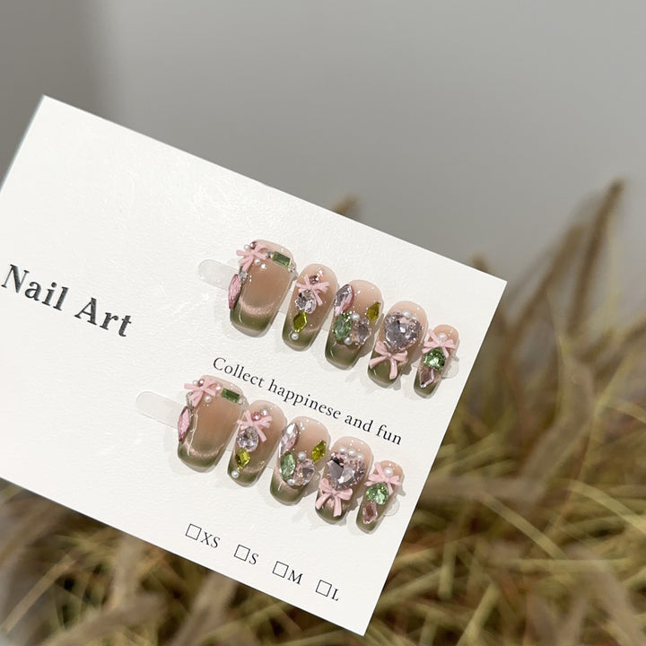 Künstlerisches florales Nagelkunst Press-On Set