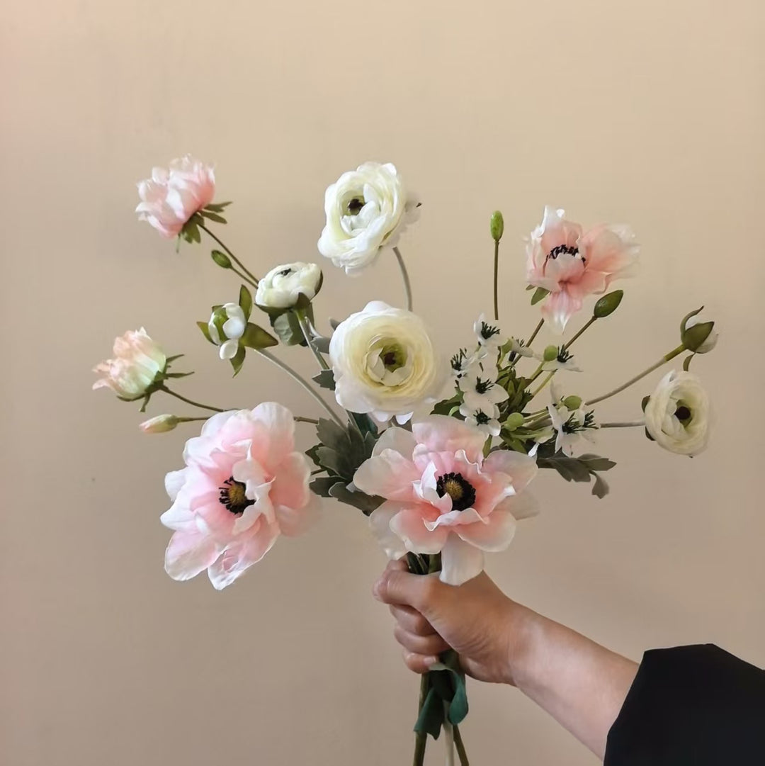 Eleganter Faux-Blumenstrauß